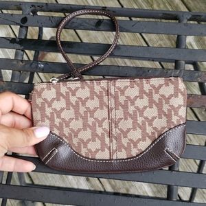 Small wristlet- GREAT CONDITION